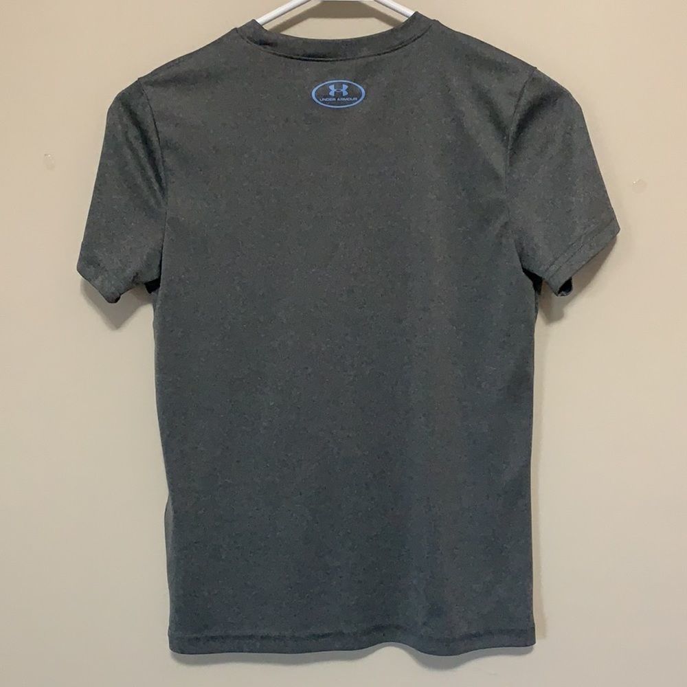 Under Armour T-shirt SZ Medium - Picture 2 of 3